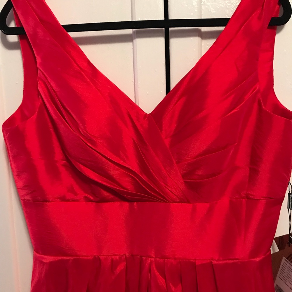 💲⤵️ Stunning Red Cocktail Dress - Picture 5 of 8